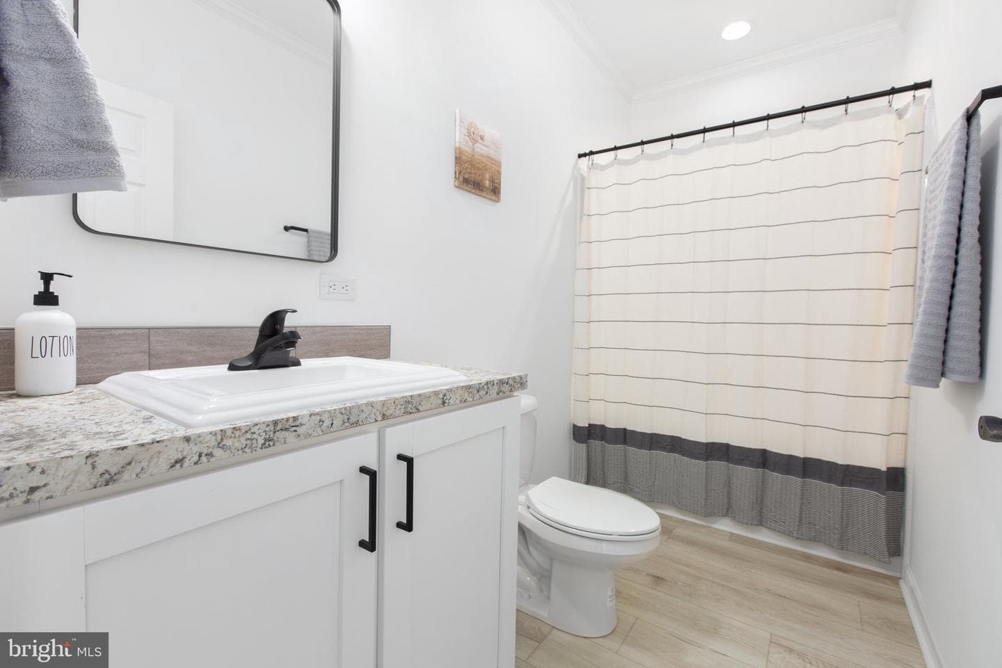 824 Mineral Avenue photo 31