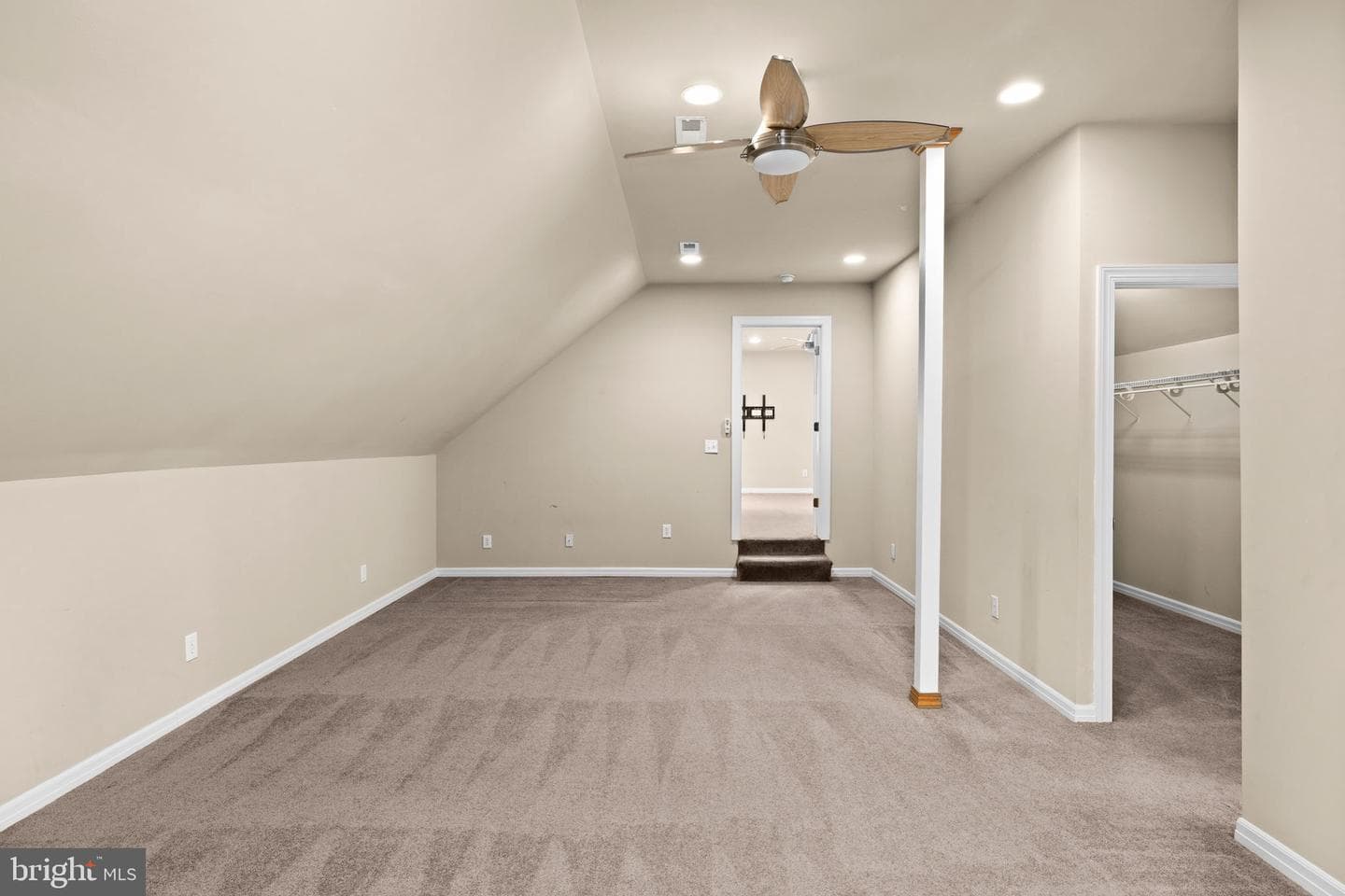575 Tall Pines Dr photo 37