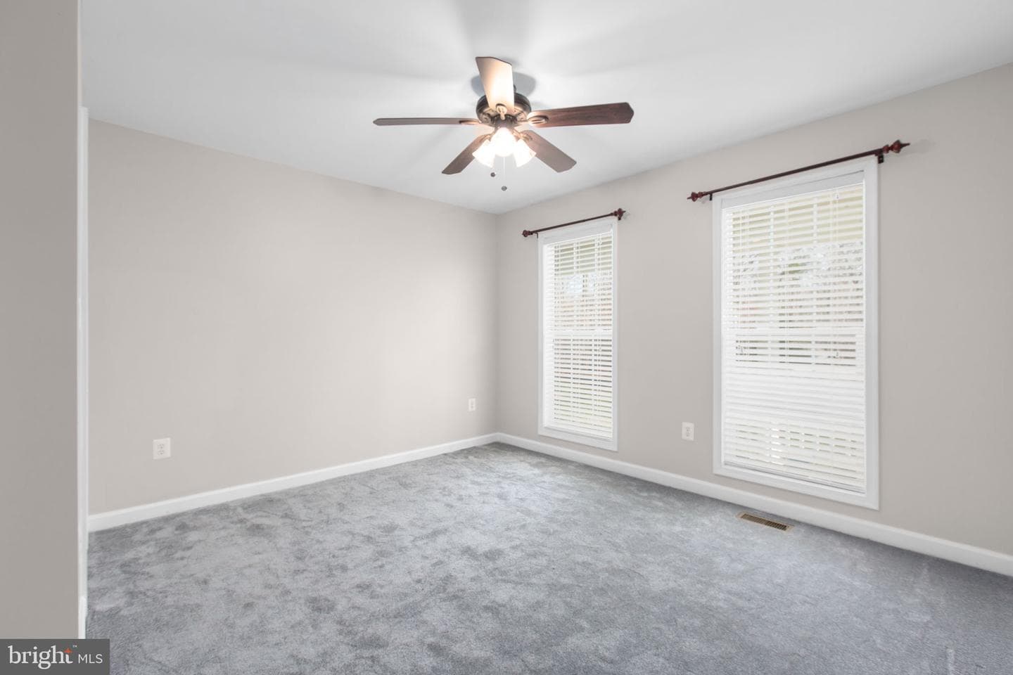 219 Oakwood Drive photo 30