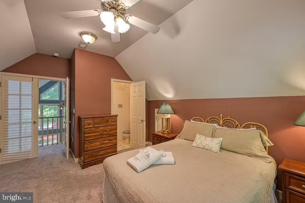 68 Emma Jane Lane photo 15