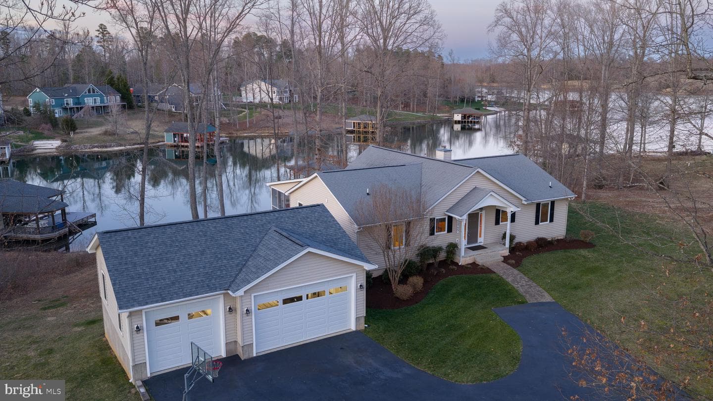 2045 Lake Forest Drive photo 100