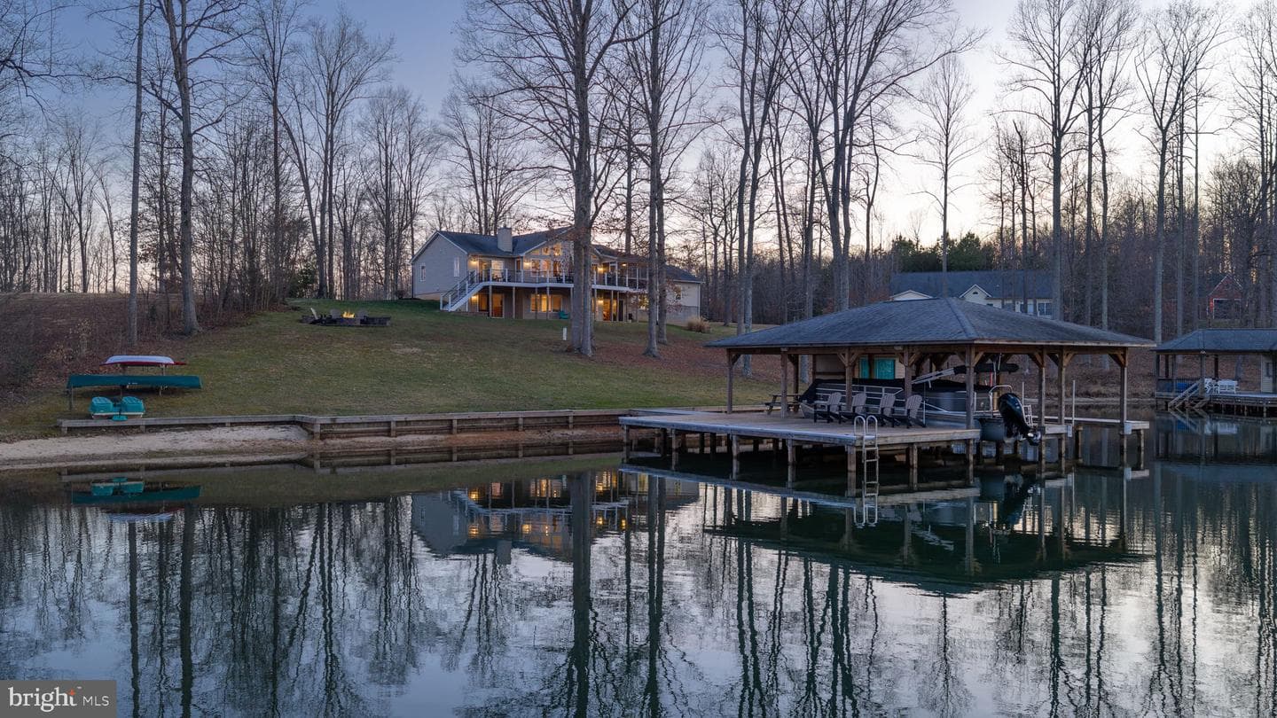 2045 Lake Forest Drive photo 3