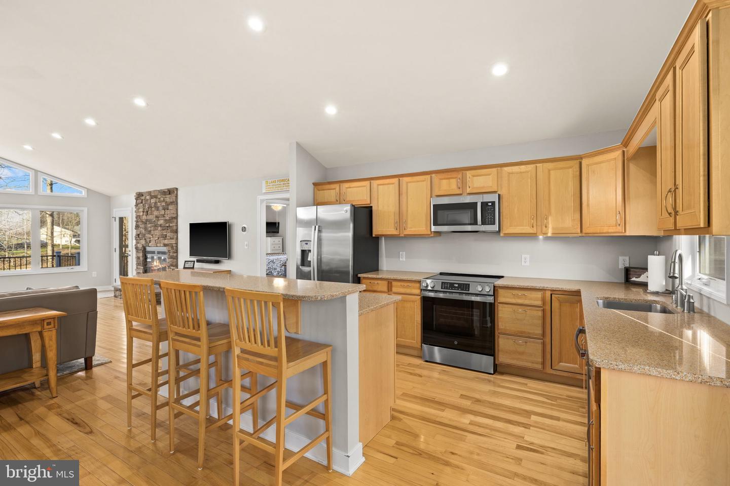 2045 Lake Forest Drive photo 32