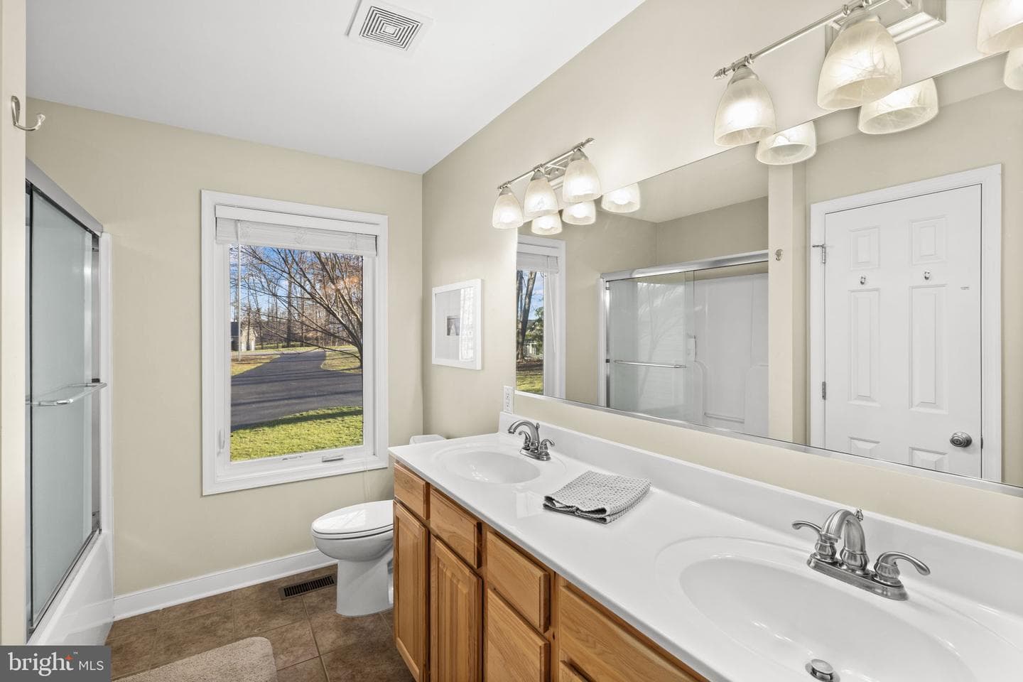 2045 Lake Forest Drive photo 44