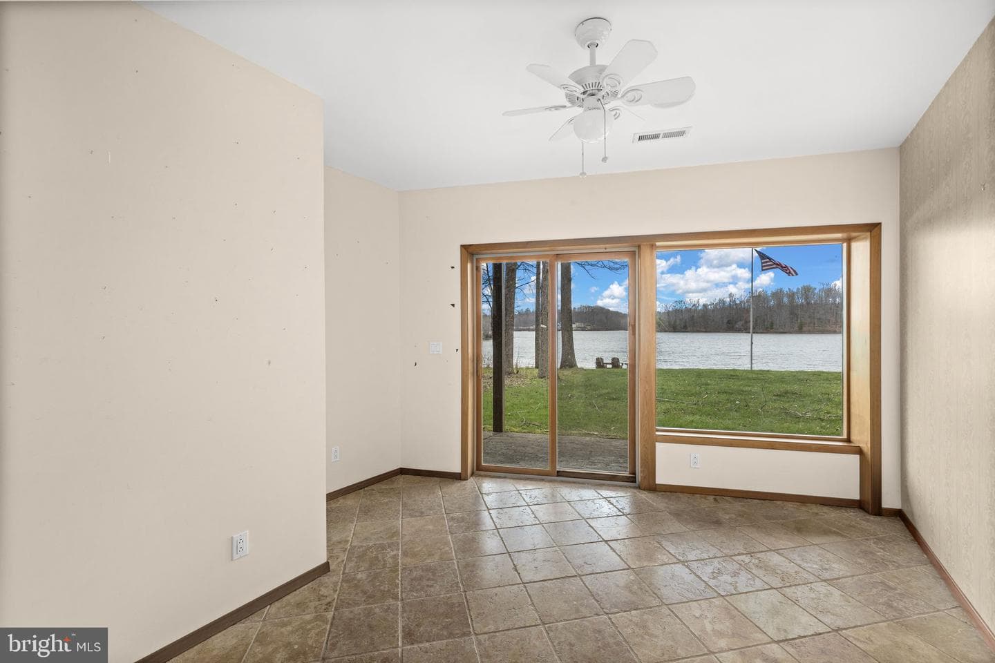 374 Sorbie Lane photo 52