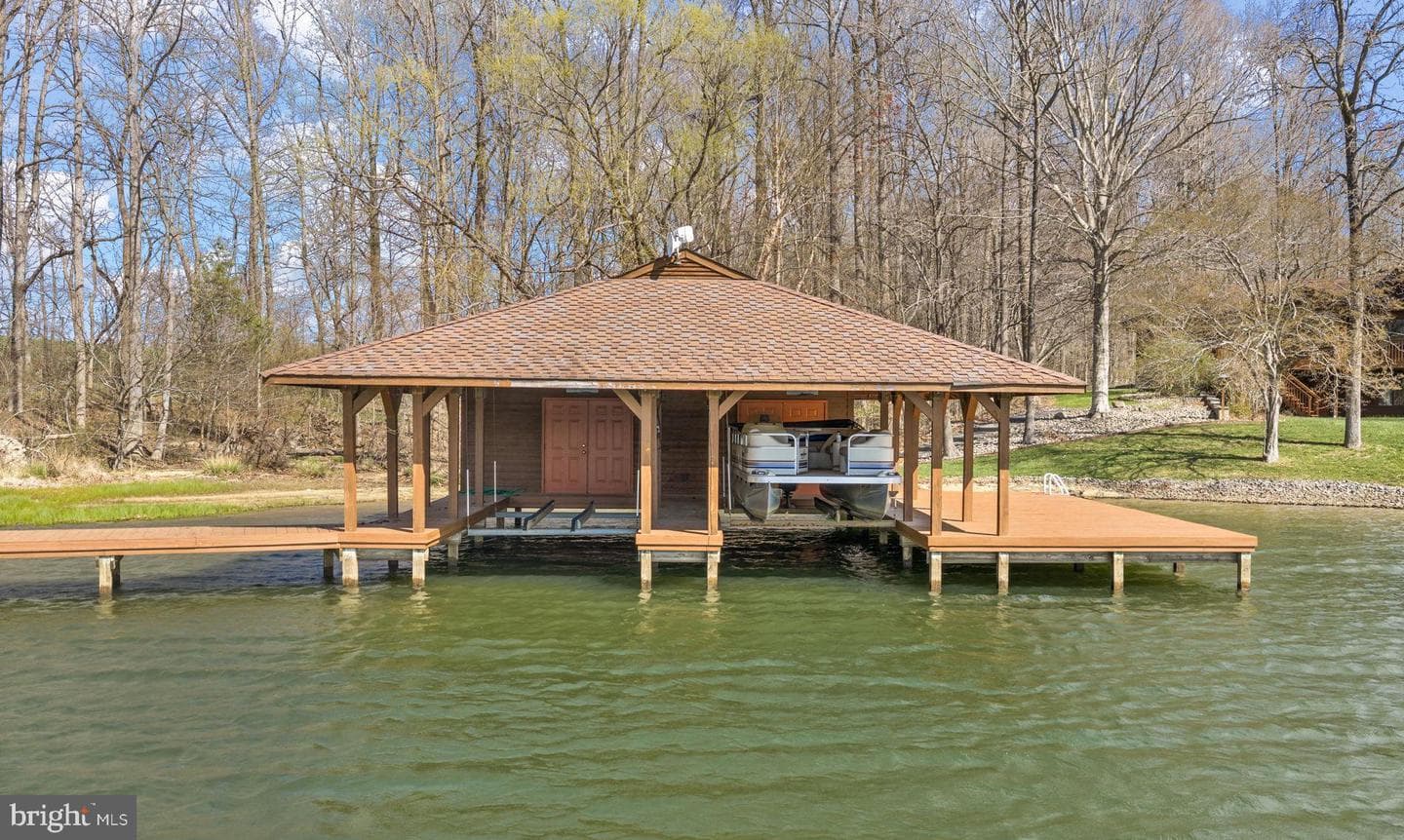 374 Sorbie Lane photo 8