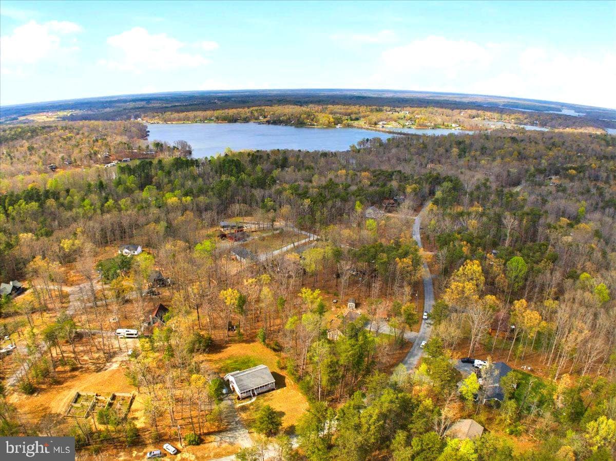 536 Pine Harbour Drive photo 12