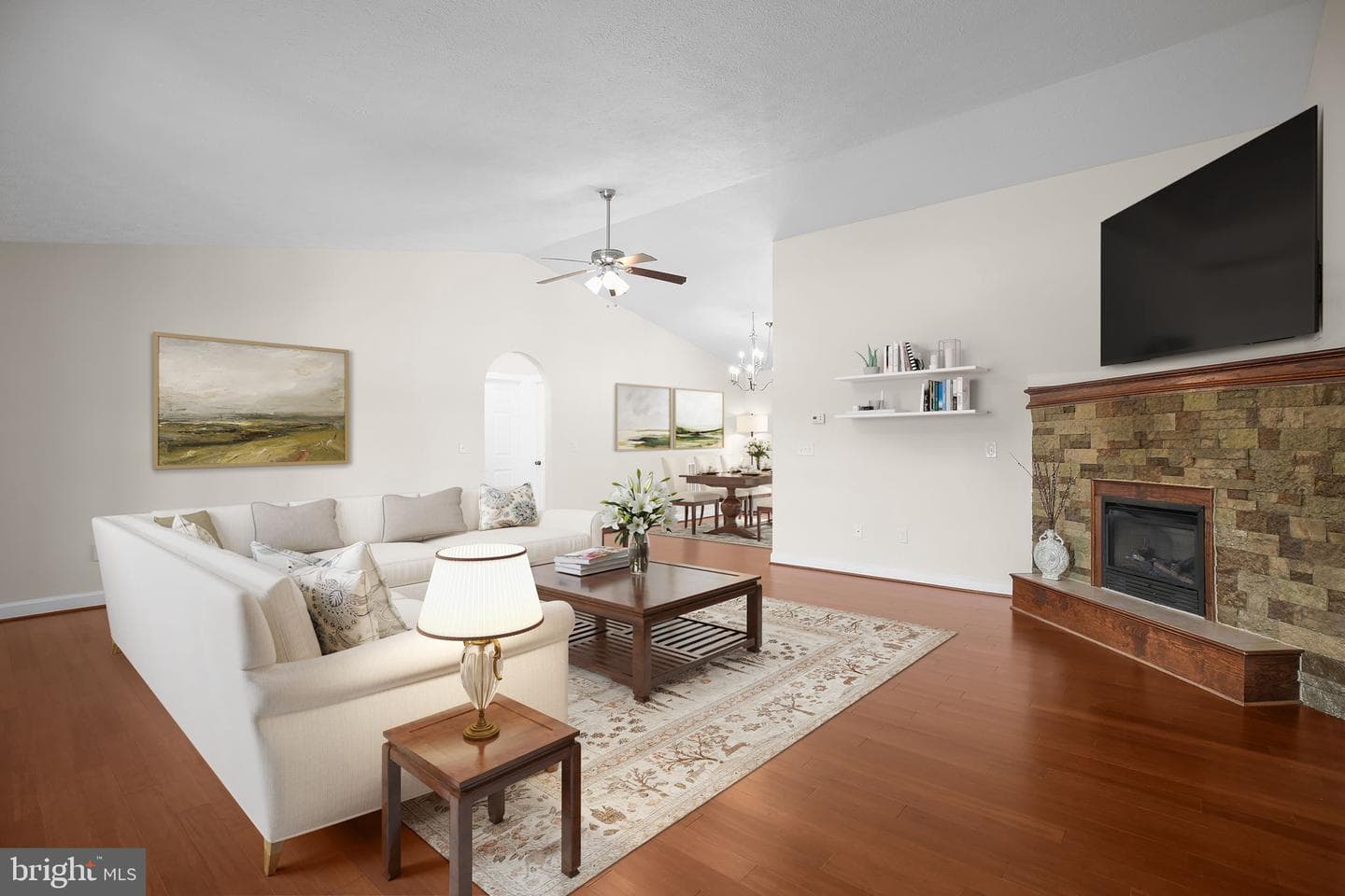 33 Austin Way photo 2