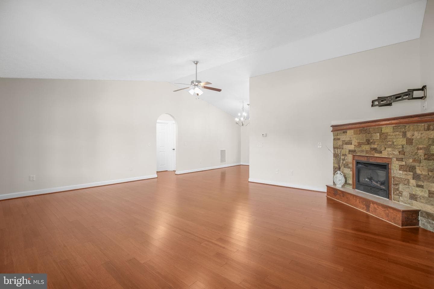 33 Austin Way photo 36