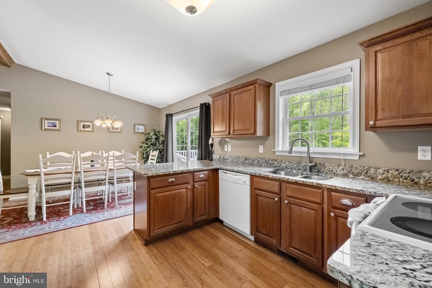 431 Wilson Street photo 15