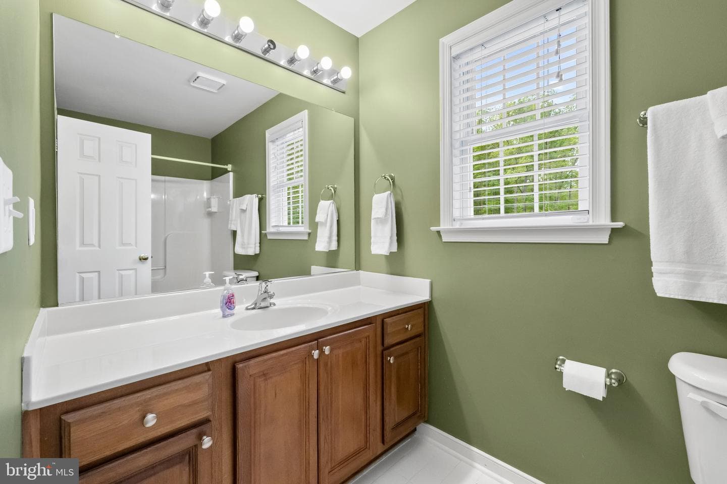 431 Wilson Street photo 26