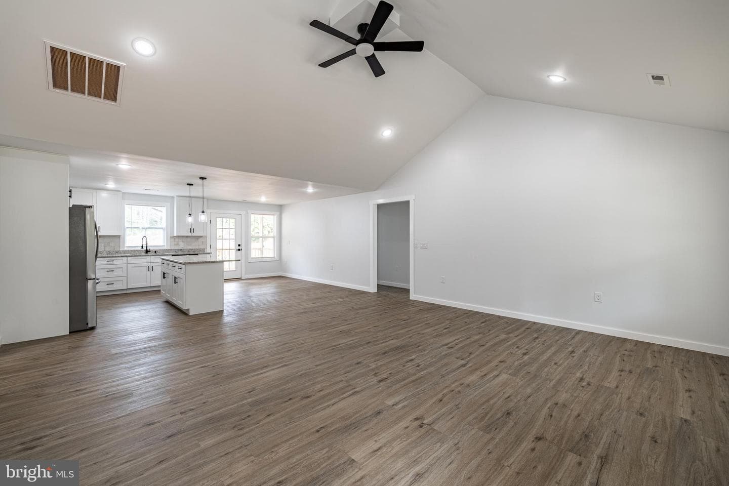 16061 Jefferson Highway photo 7