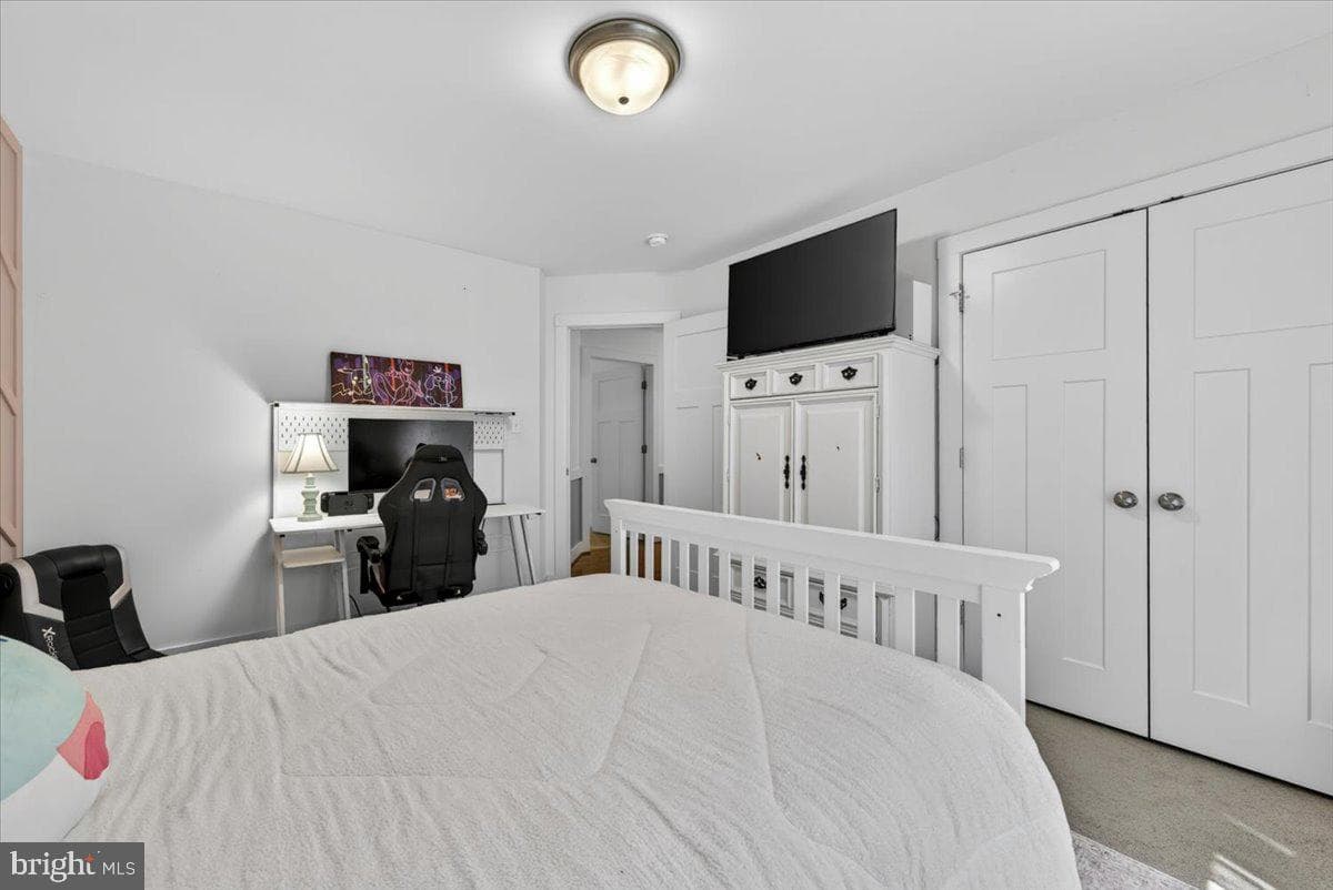 844 Manchester Road photo 38