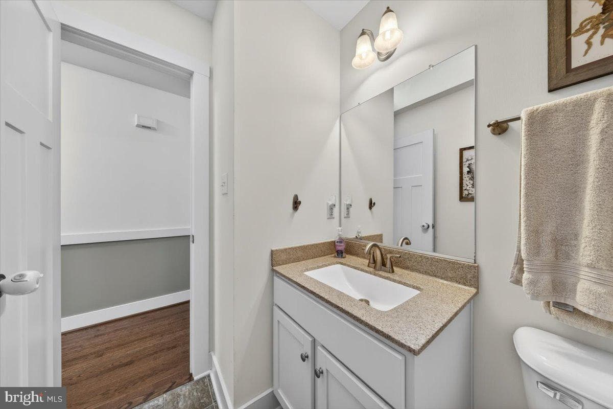 844 Manchester Road photo 40