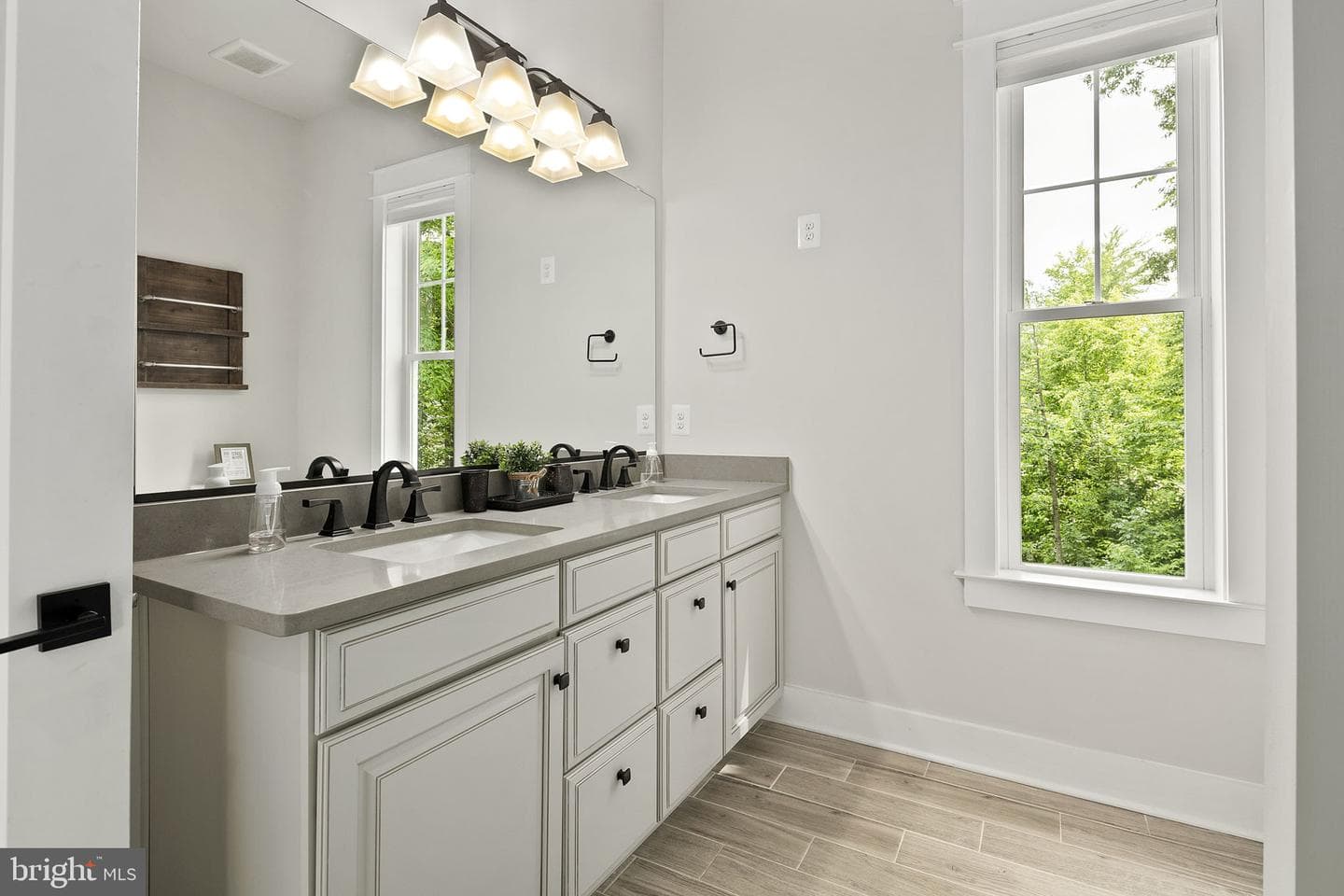 505 Ark Ave photo 44
