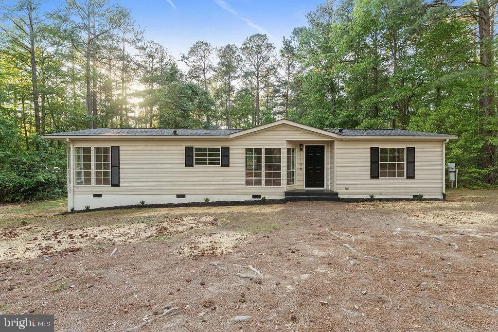 1109 Eastham Road photo 2
