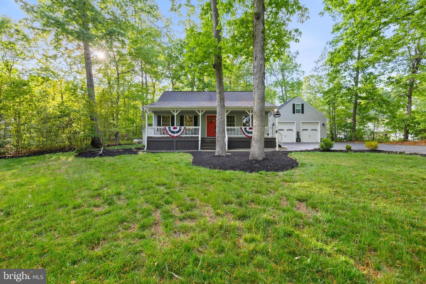 239 Oakwood Dr photo 2