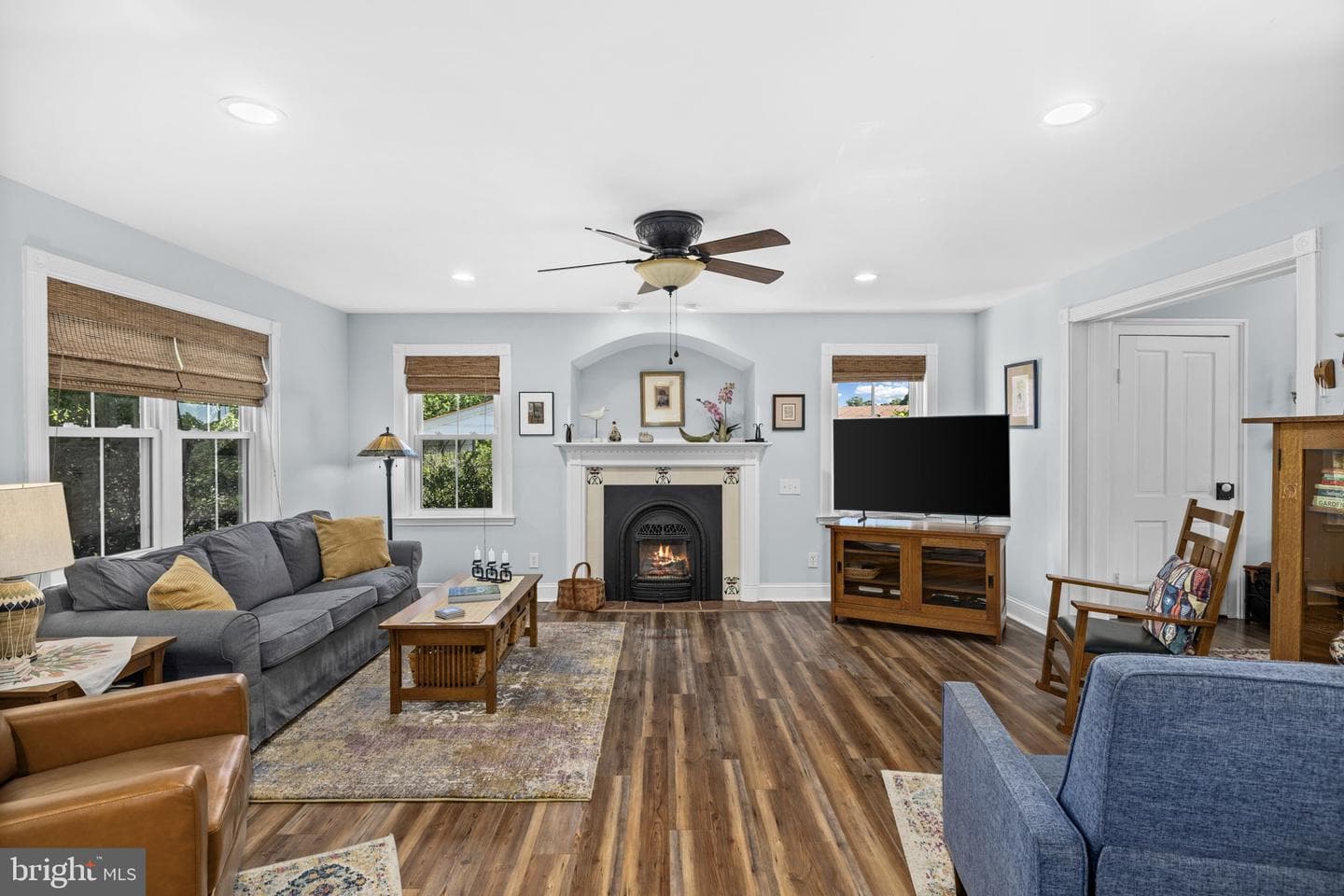 185 Mountain View photo 33