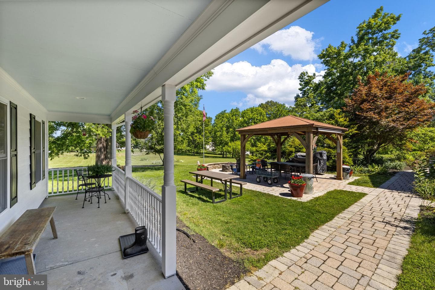185 Mountain View photo 68