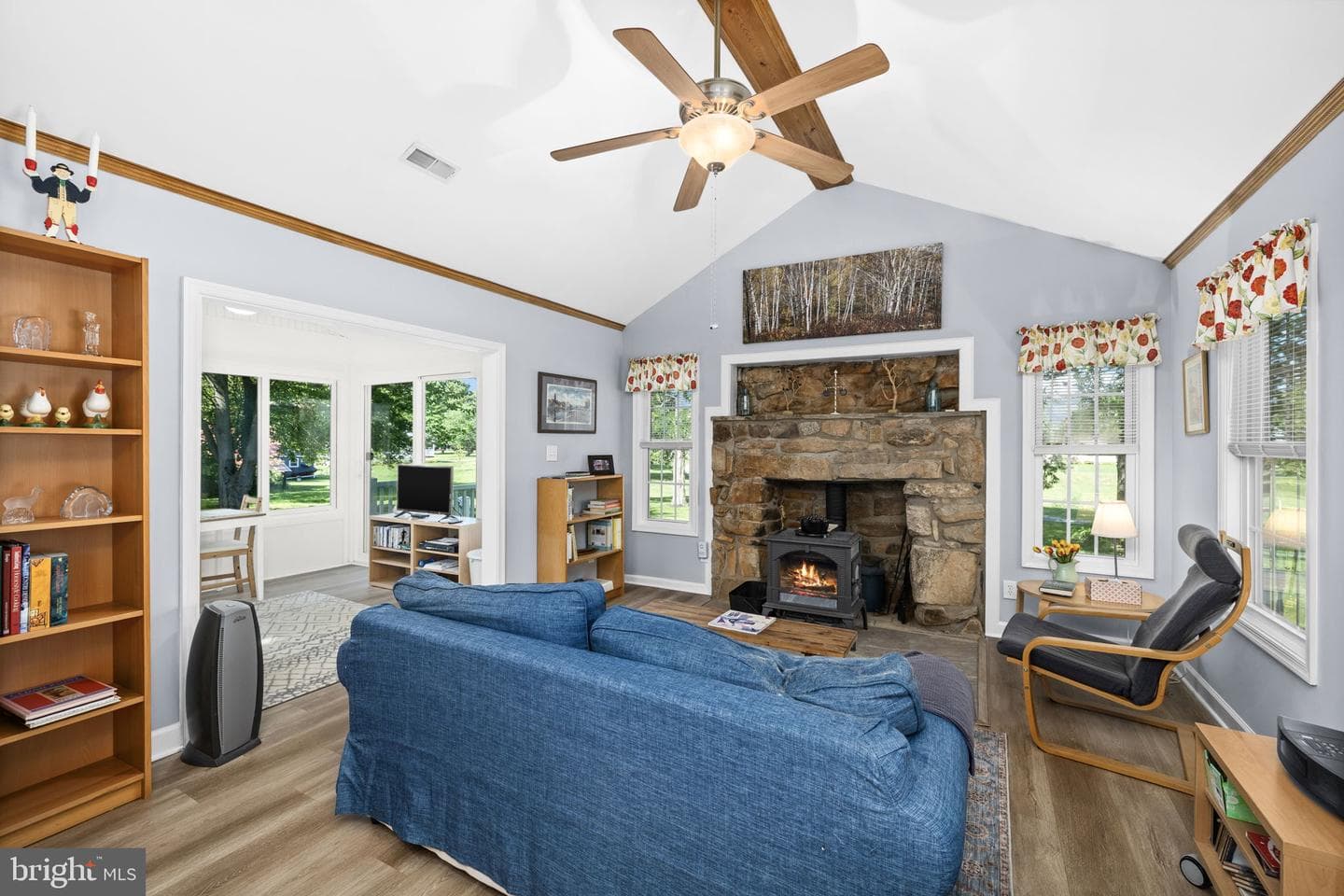 185 Mountain View photo 72