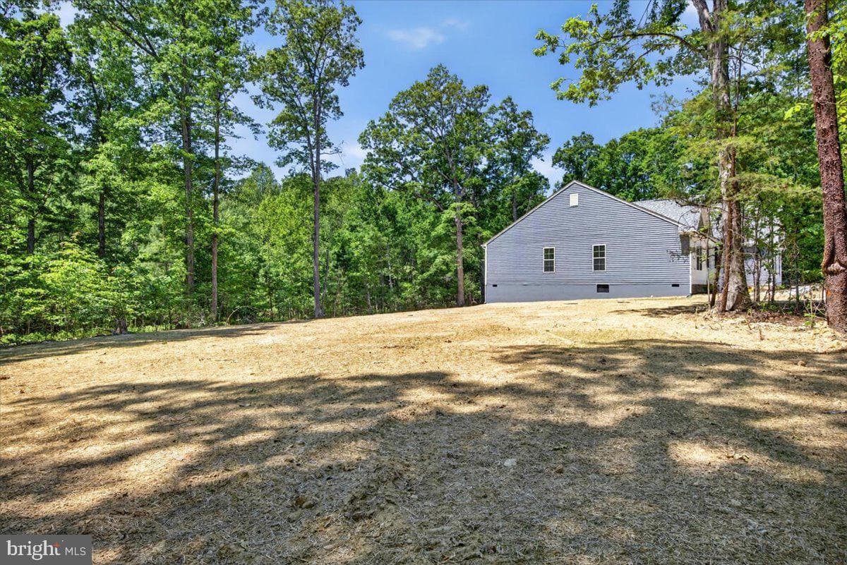 615 Traveller St photo 71