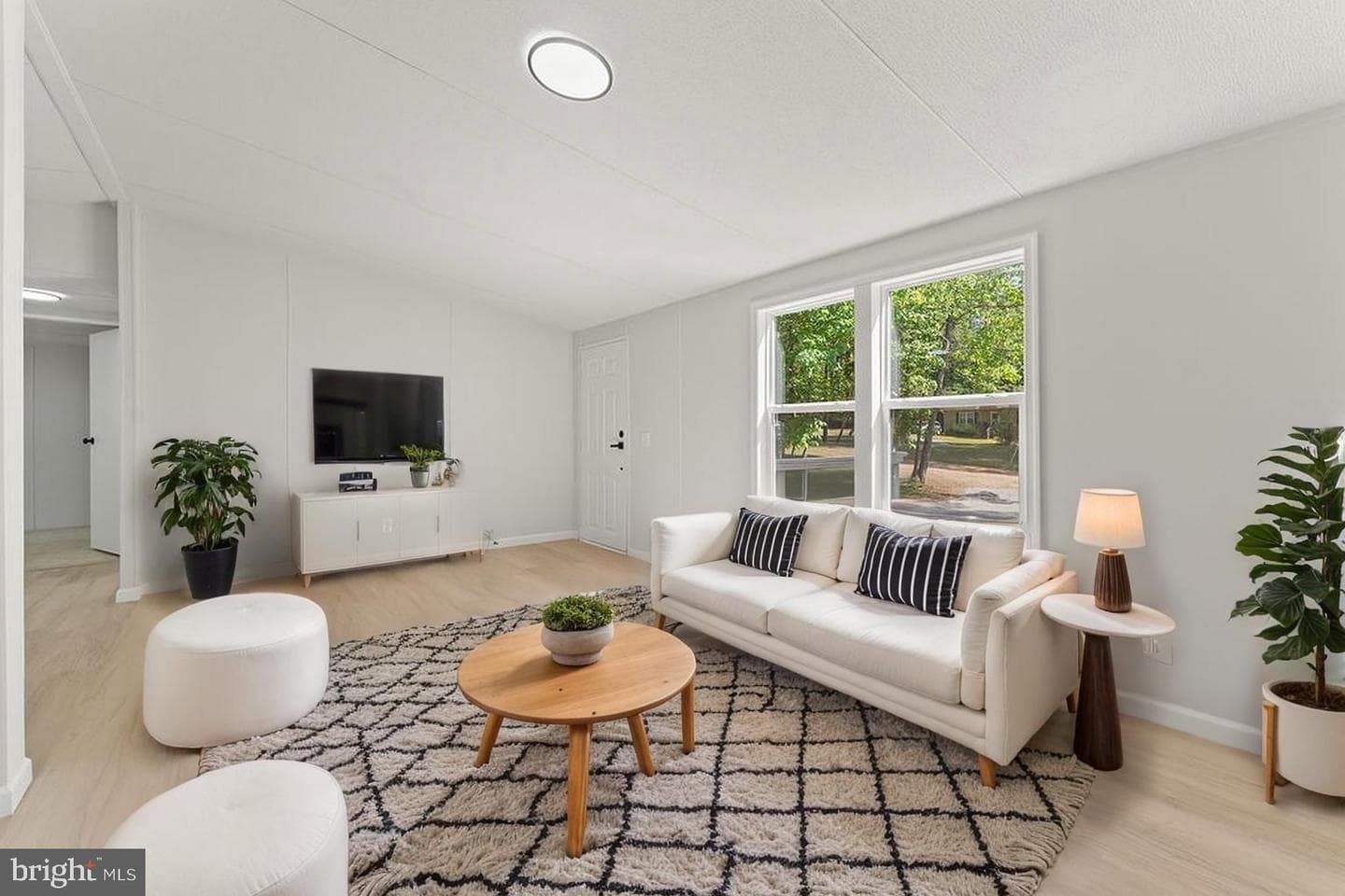 152 Oakland Place photo 3