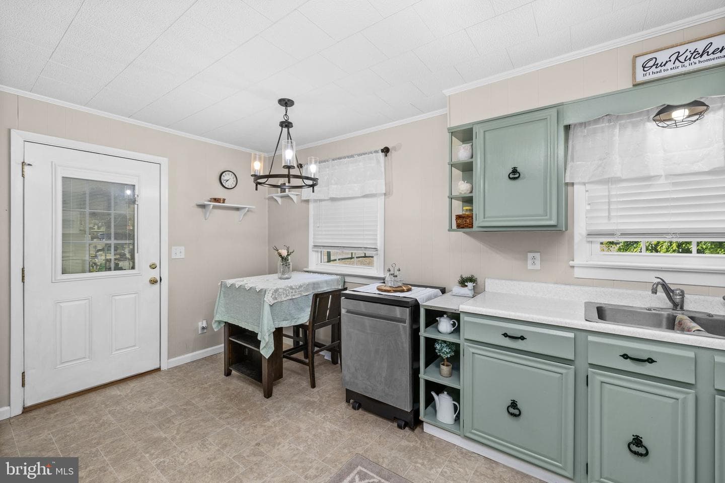 108 Melton Manor Dr photo 9