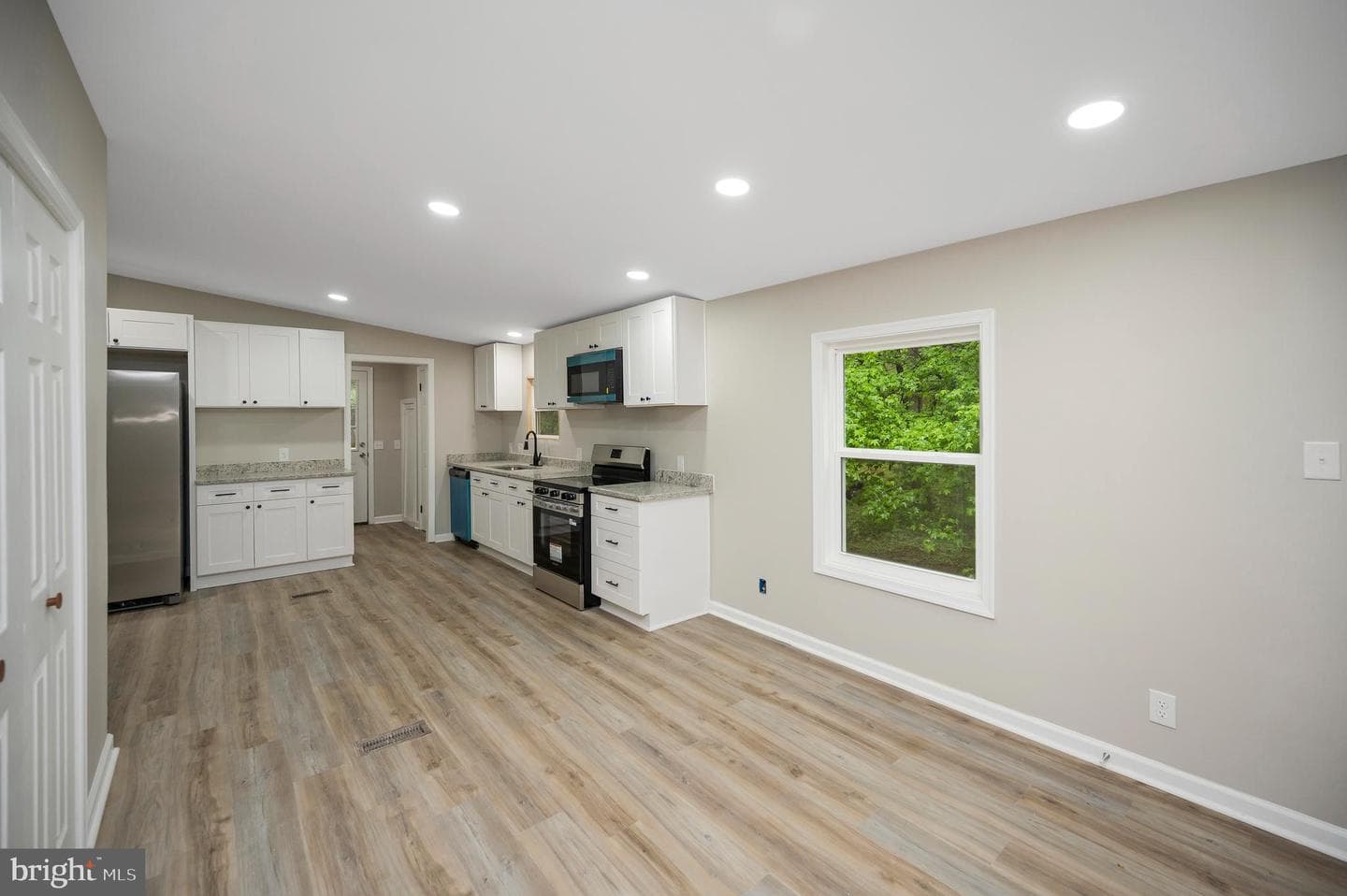 1438 Eastham Road photo 6
