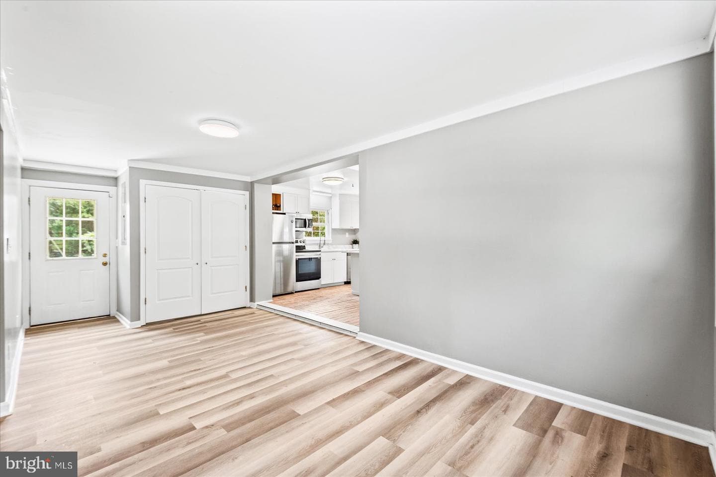 270 Ellis Drive photo 12
