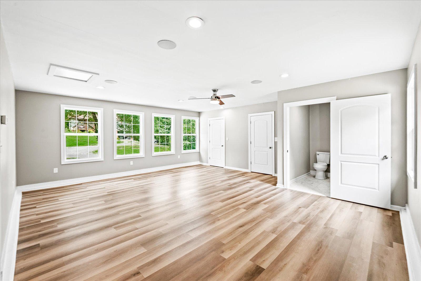 270 Ellis Drive photo 24