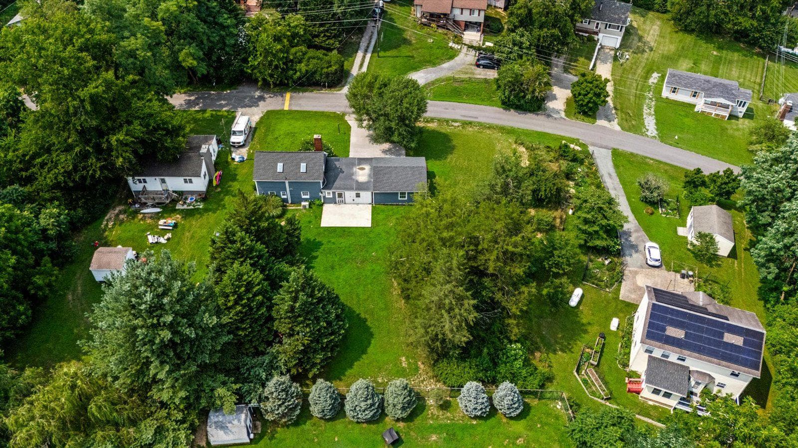 270 Ellis Drive photo 47