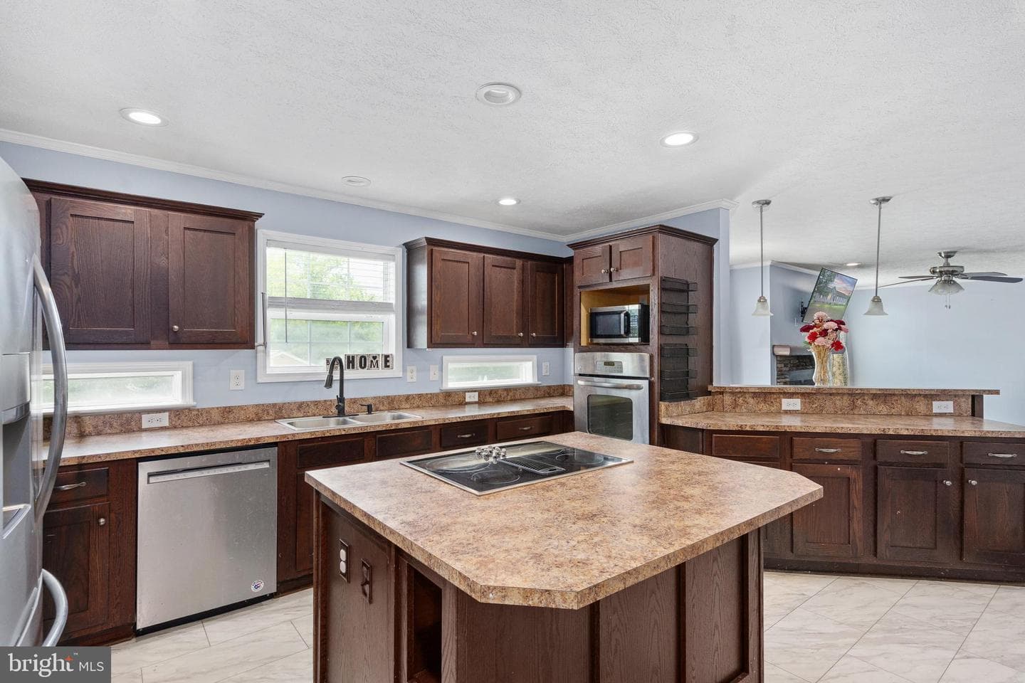 212 Briar Circle photo 23