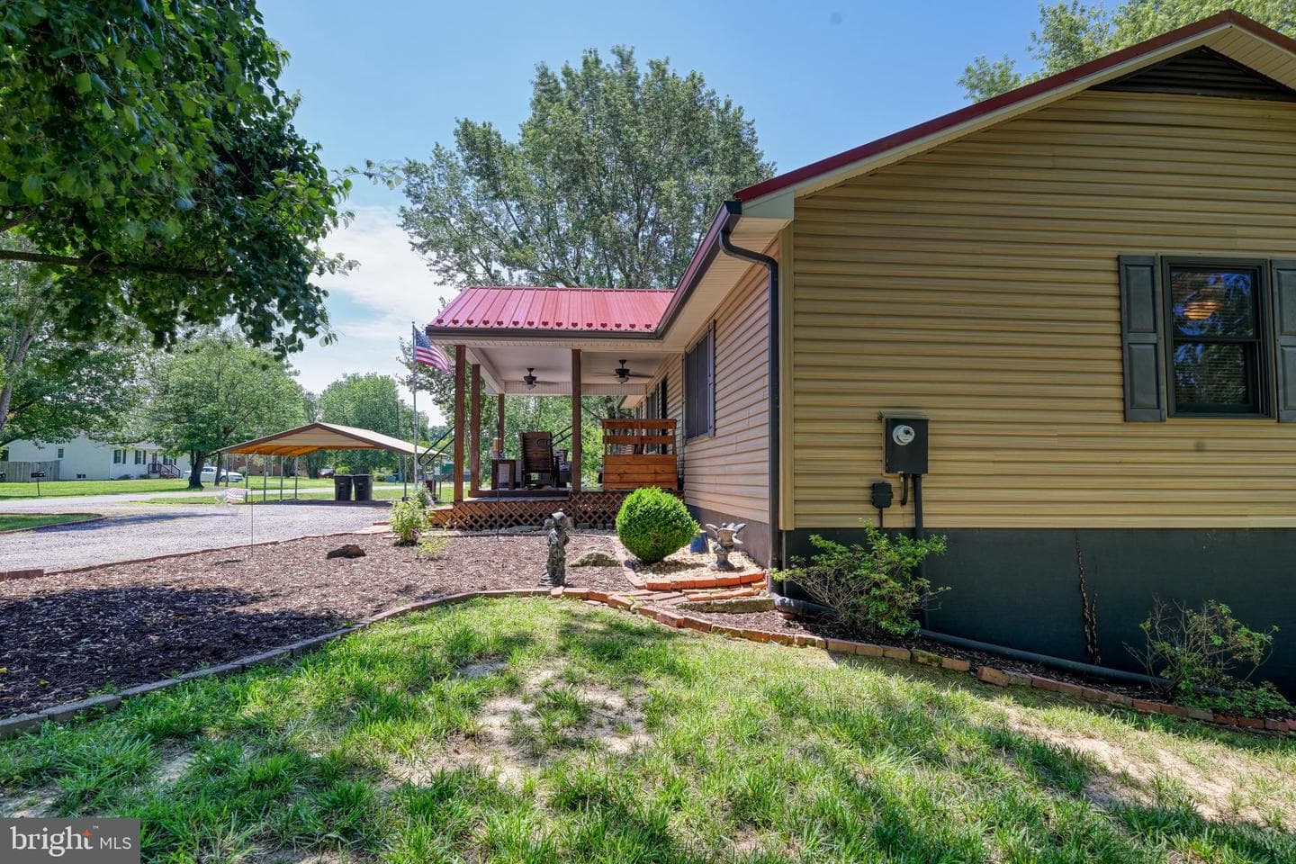 110 Patrick Henry Dr photo 3