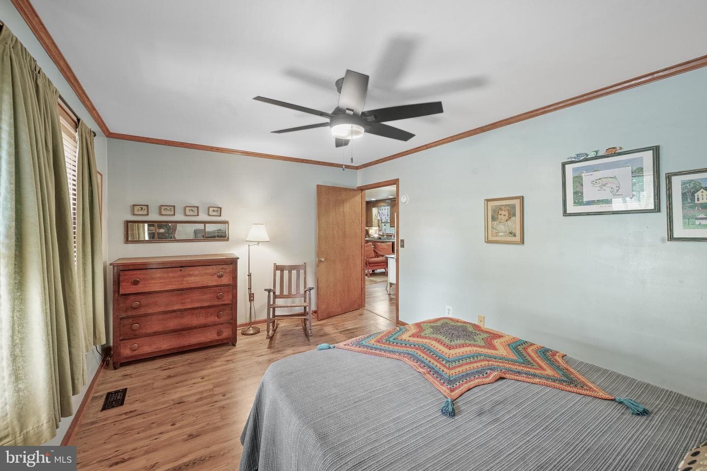 110 Patrick Henry Dr photo 40