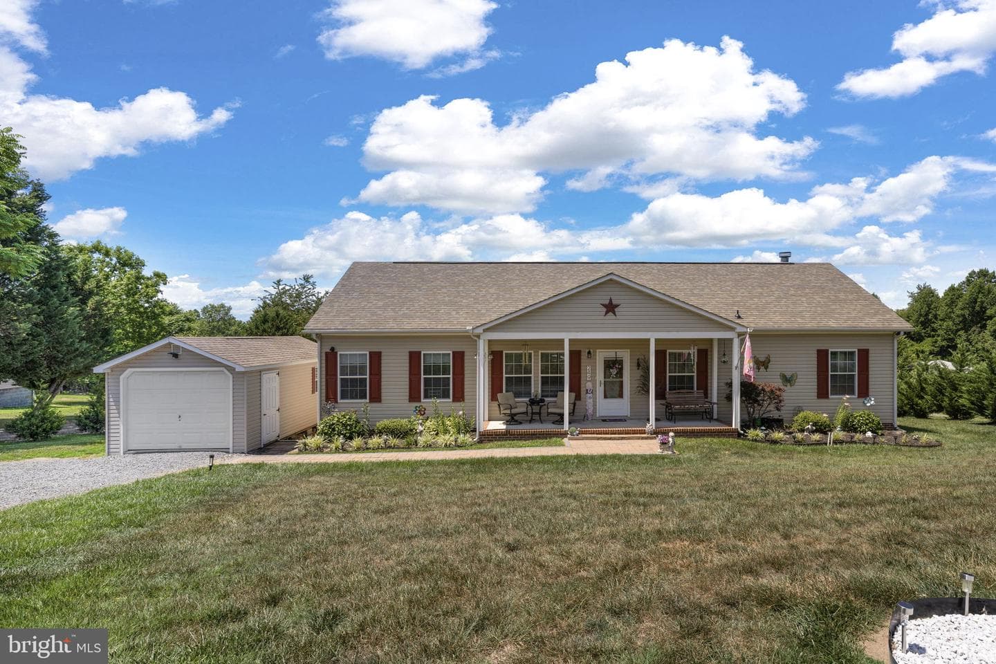 249 Derby Lane, Louisa