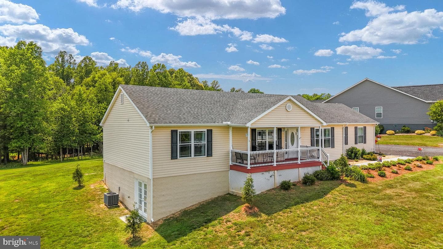 160 Lancaster Court photo 12