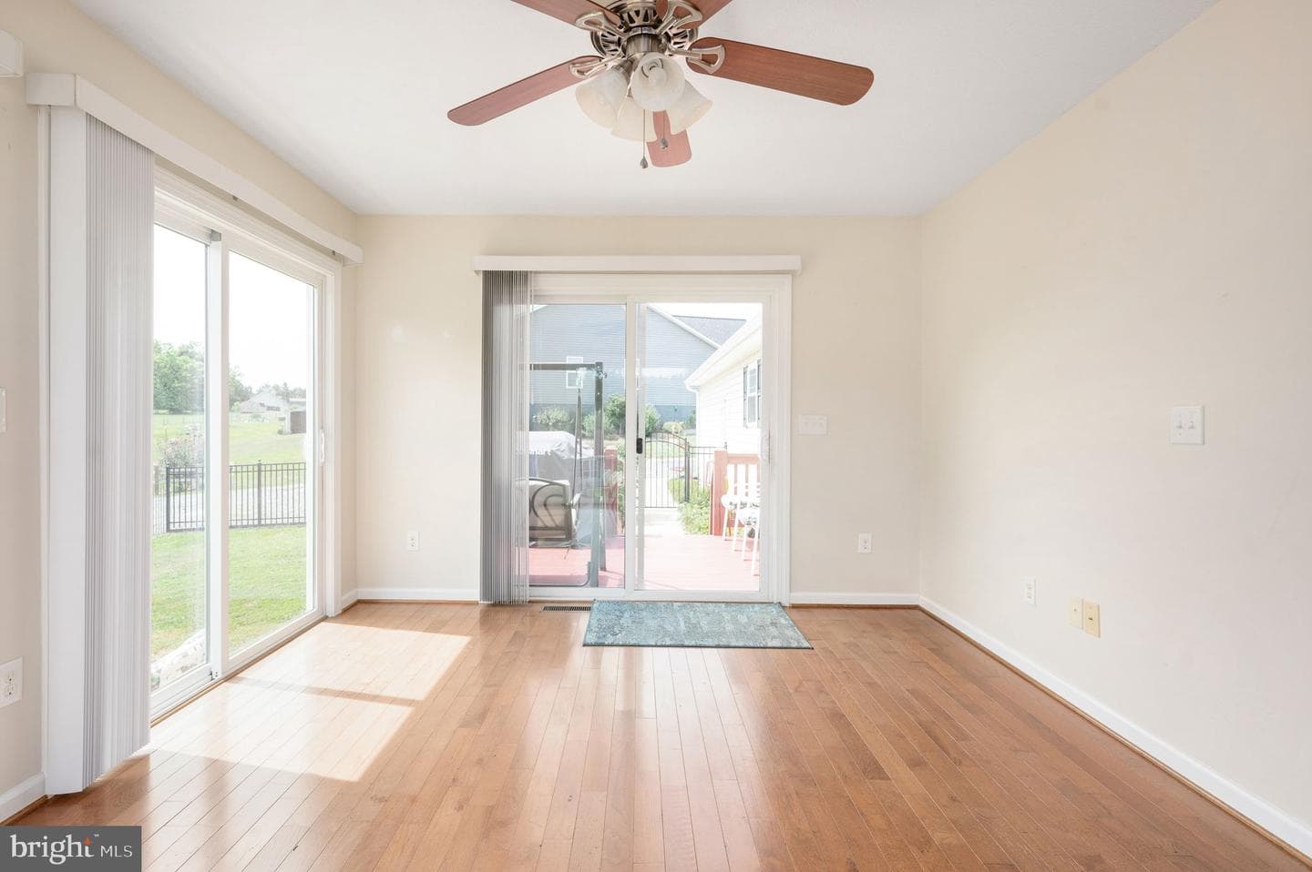 160 Lancaster Court photo 37