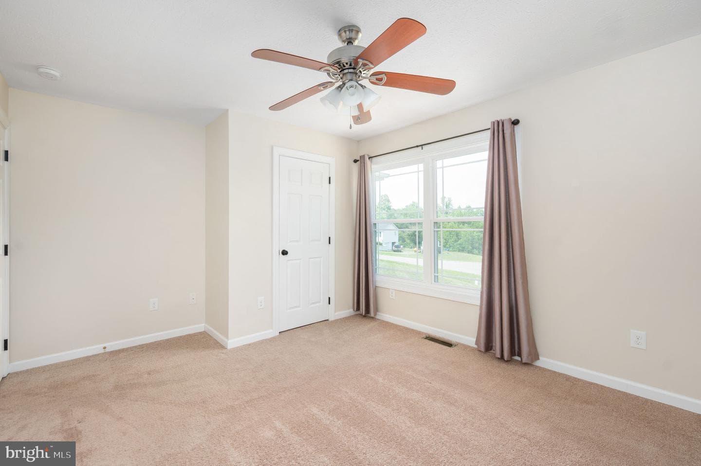 160 Lancaster Court photo 49