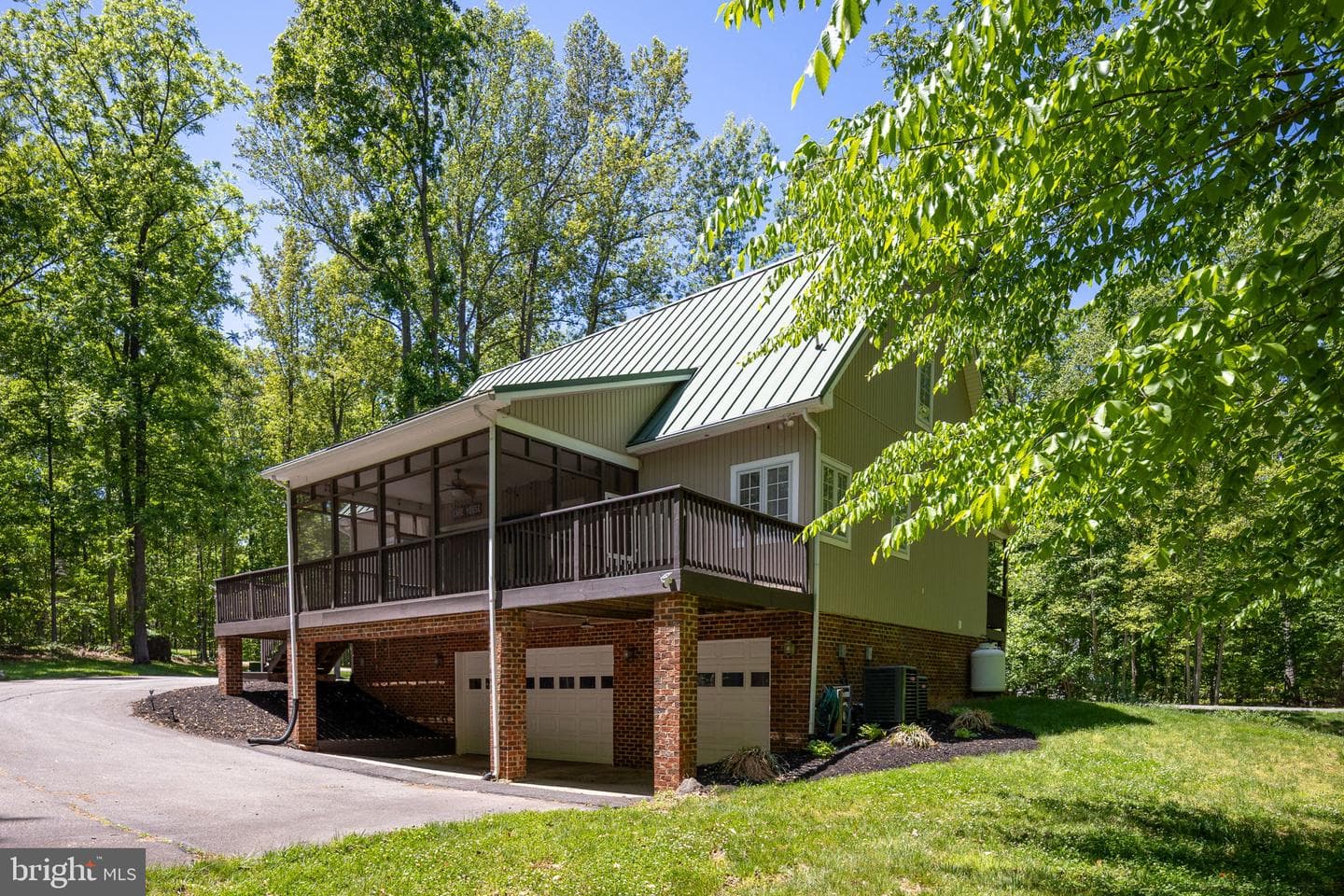 197 Oakleigh Lane photo 13