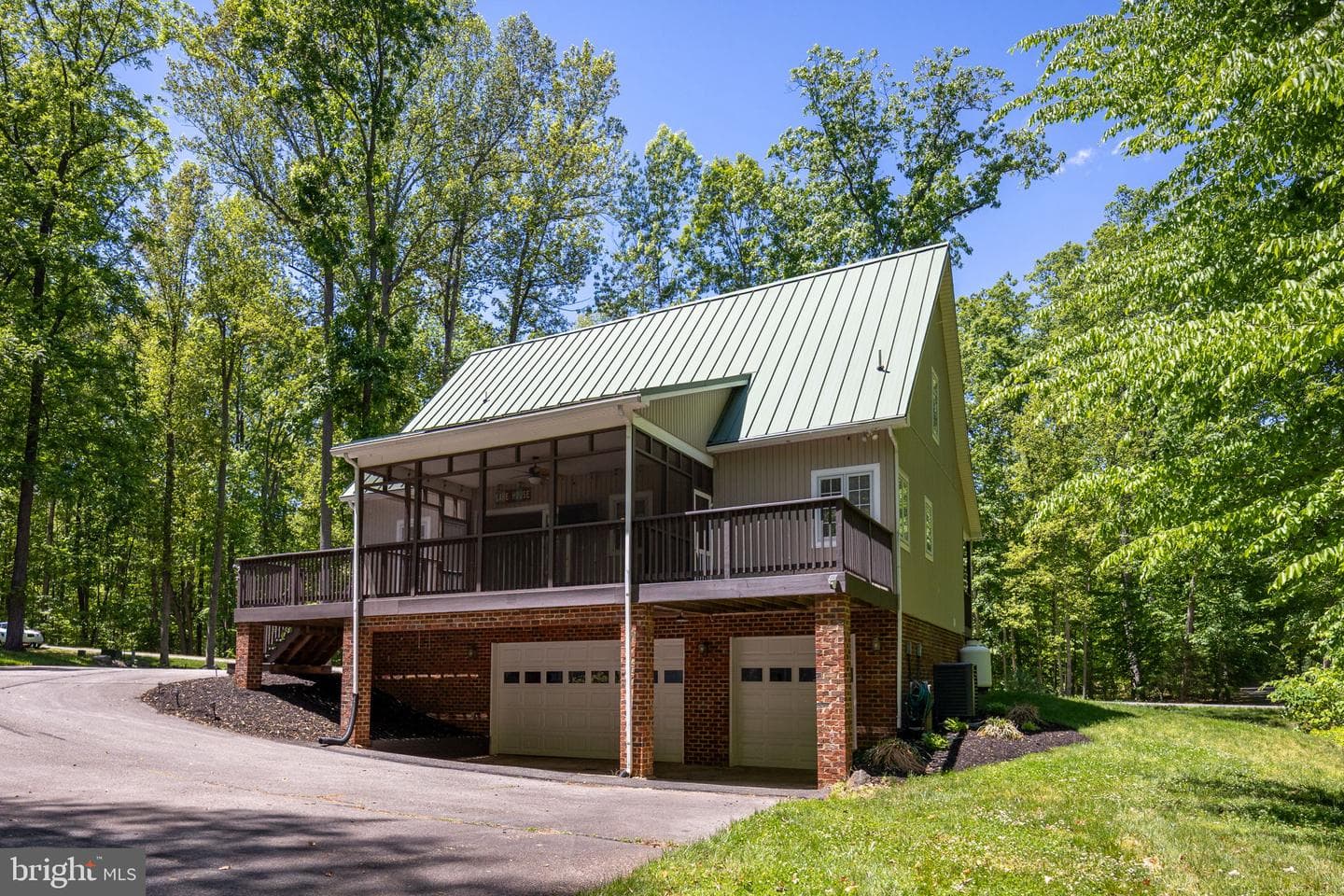 197 Oakleigh Lane photo 81