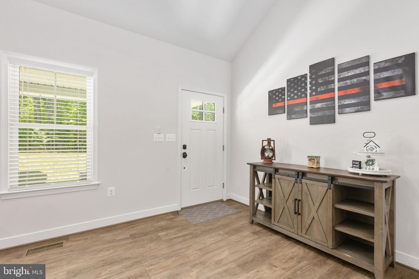 1098 Lake Forest Drive photo 11