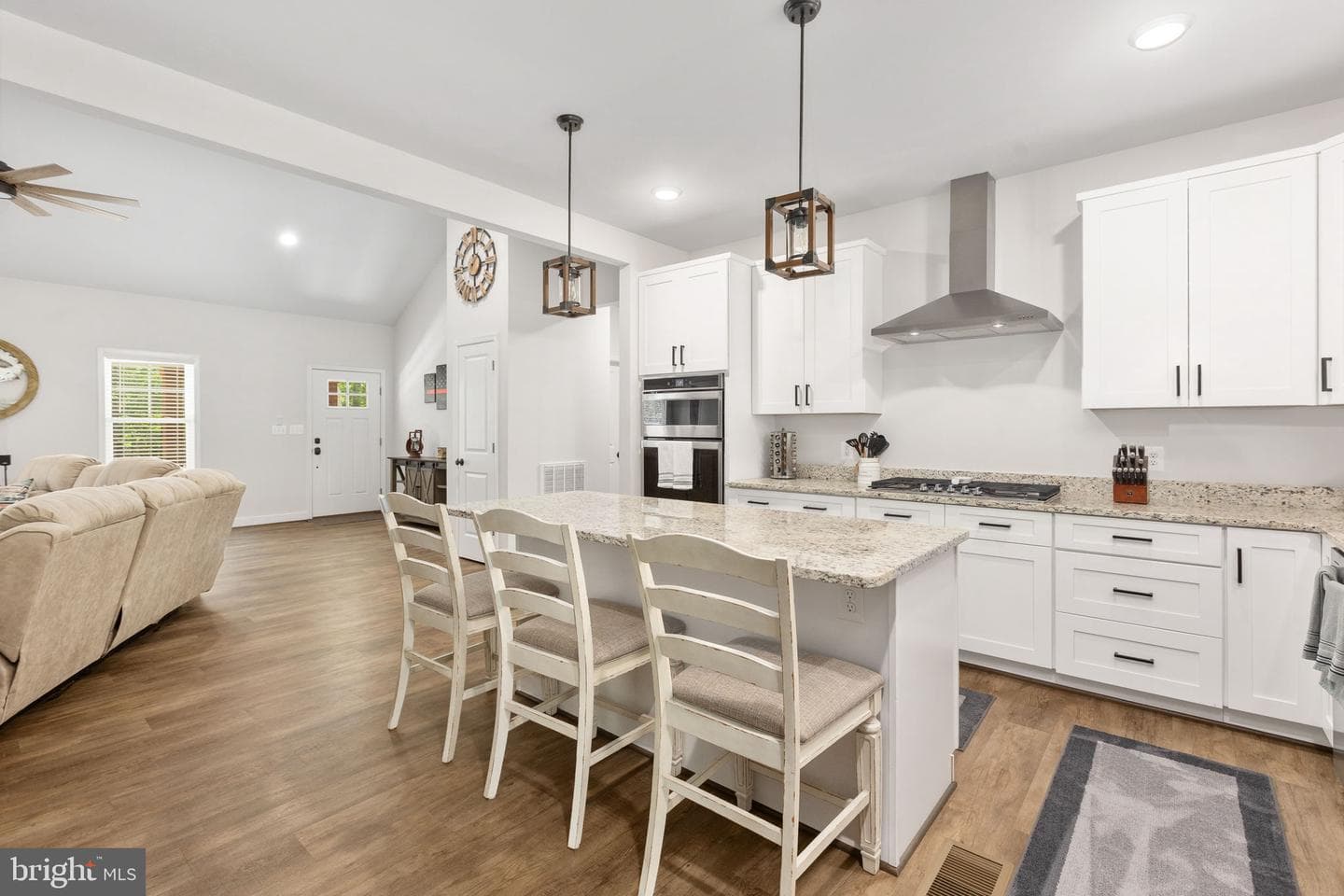 1098 Lake Forest Drive photo 25