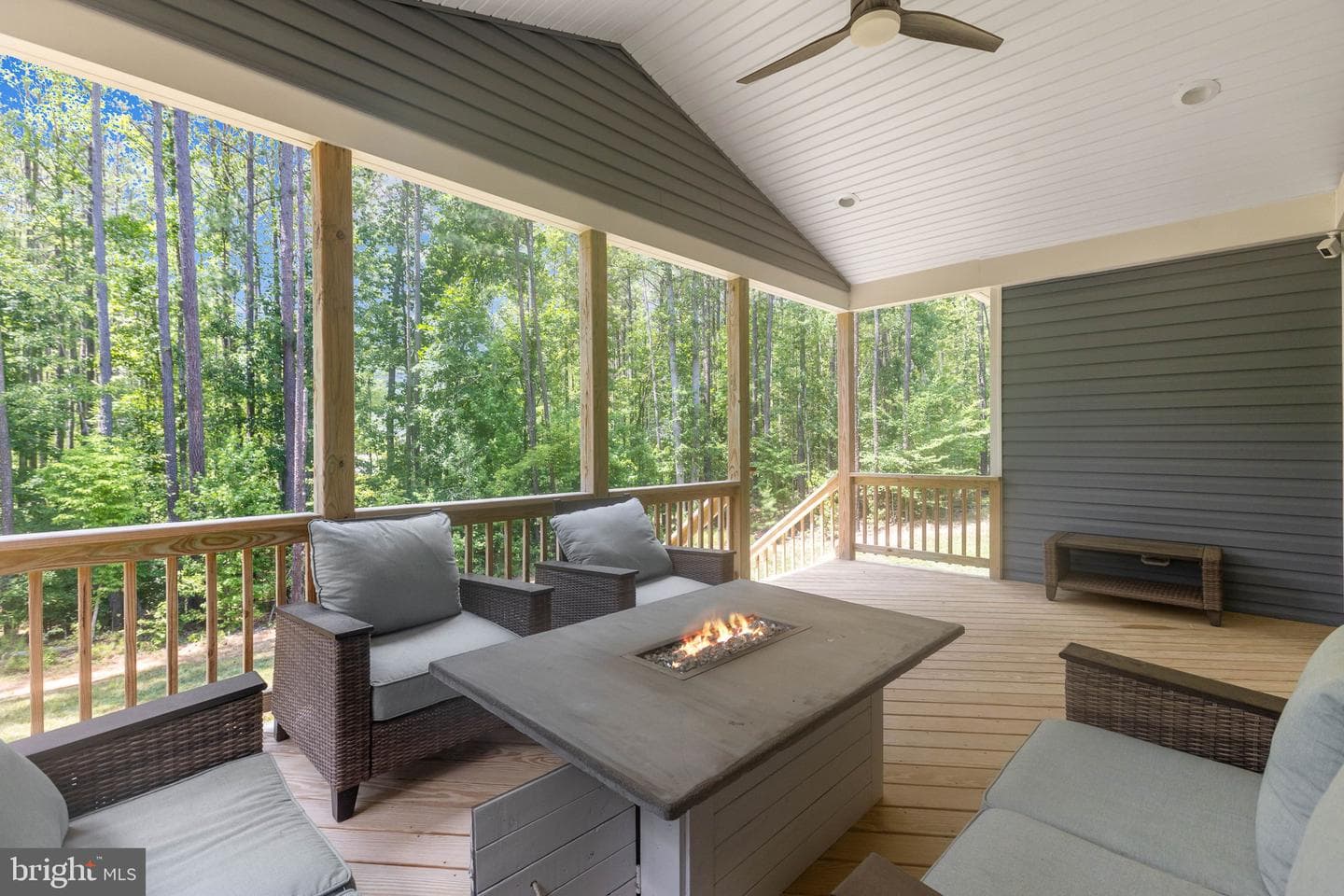 1098 Lake Forest Drive photo 27
