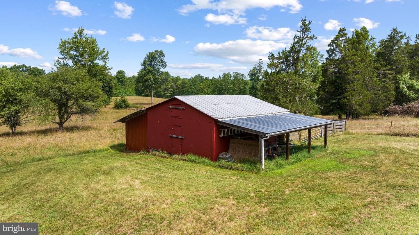 775 Spring Road photo 28