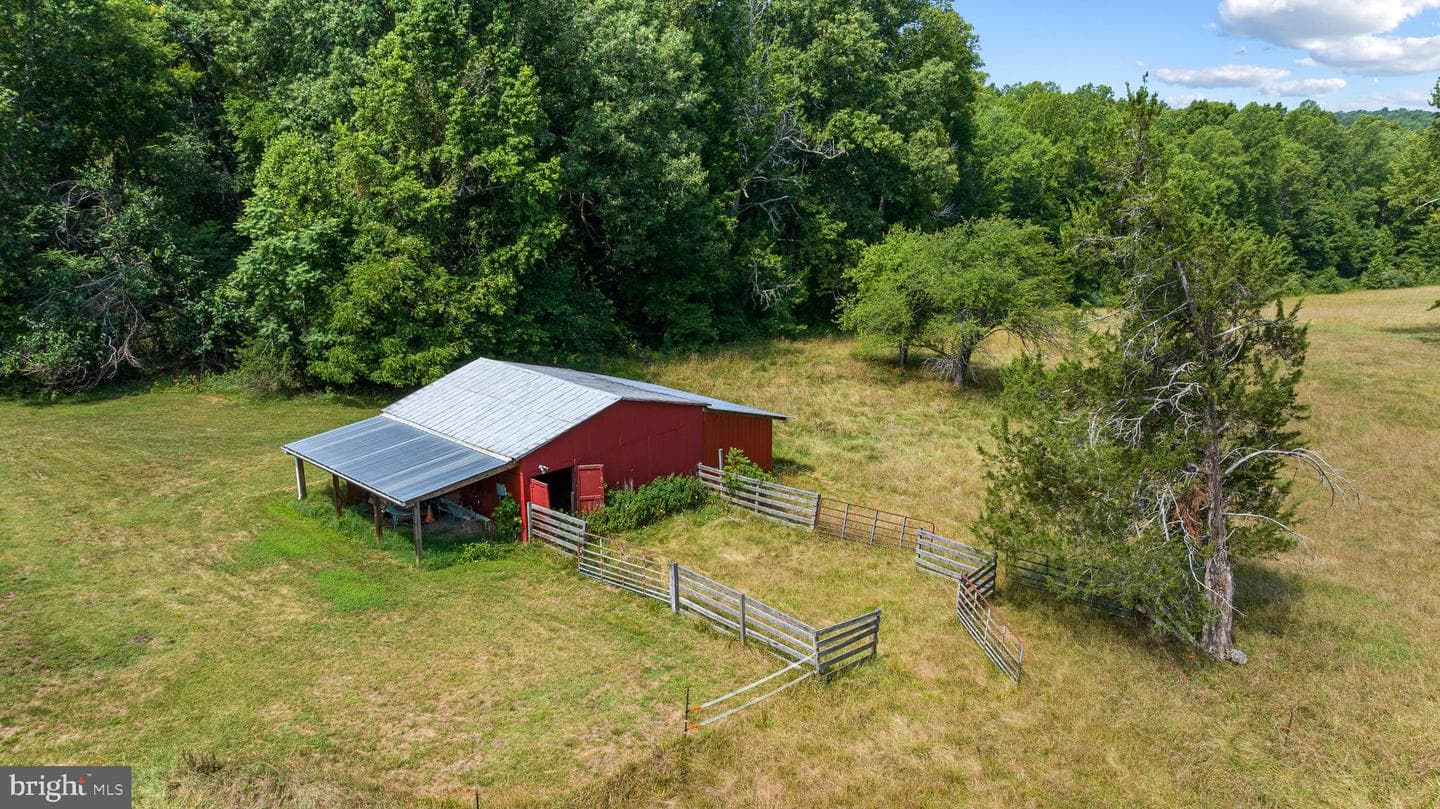 775 Spring Road photo 29
