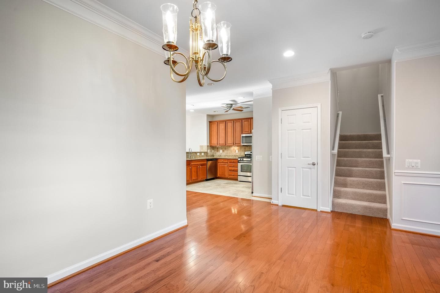 20443 Valley Falls Square photo 11