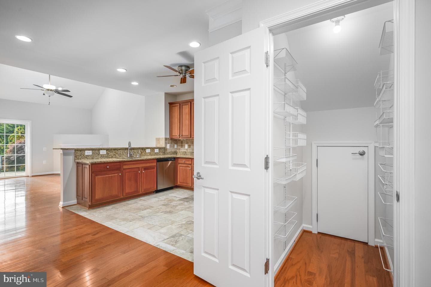 20443 Valley Falls Square photo 12