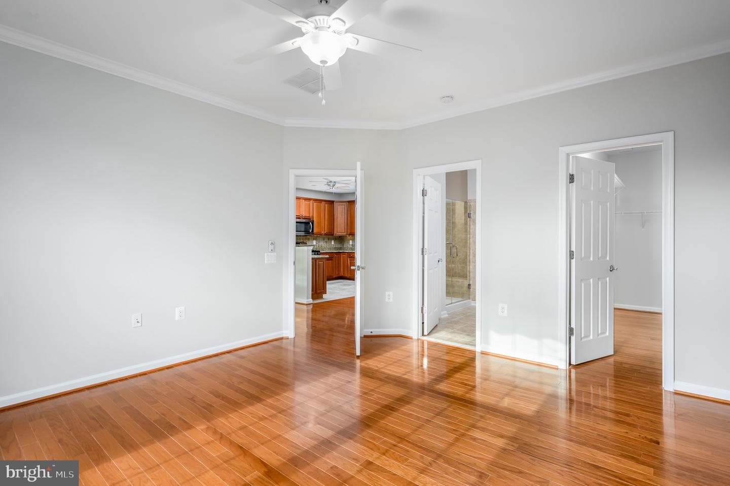 20443 Valley Falls Square photo 24