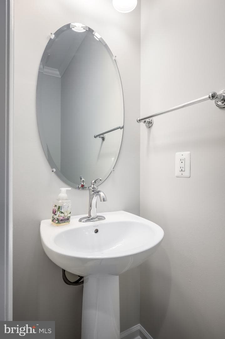 20443 Valley Falls Square photo 26