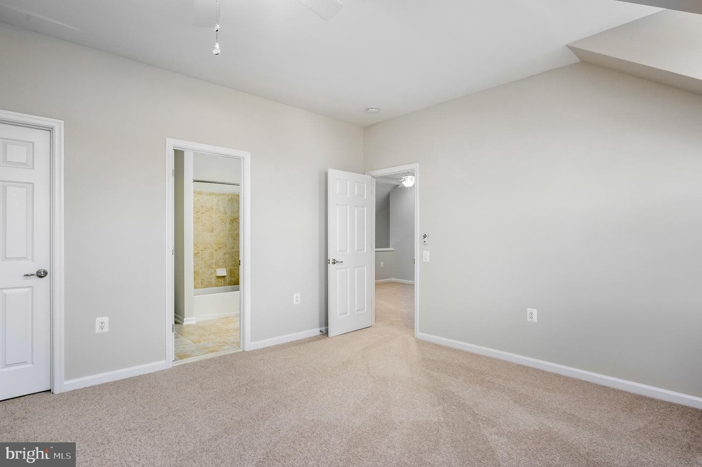 20443 Valley Falls Square photo 31